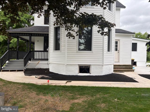 215 MILL RD, Quakertown, PA 18951