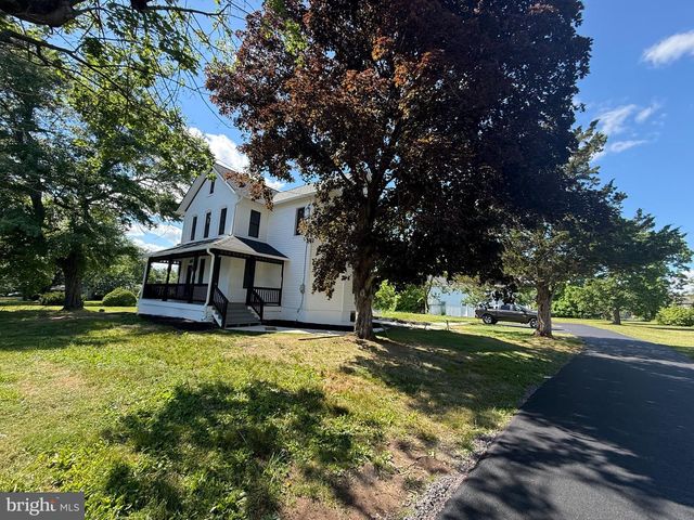 215 MILL RD, Quakertown, PA 18951