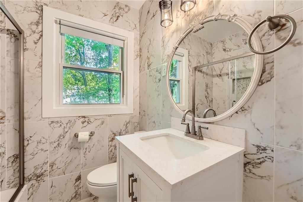 Image 10 of property listing at 1438 Sylvan Circle NE, Brookhaven, GA 30319