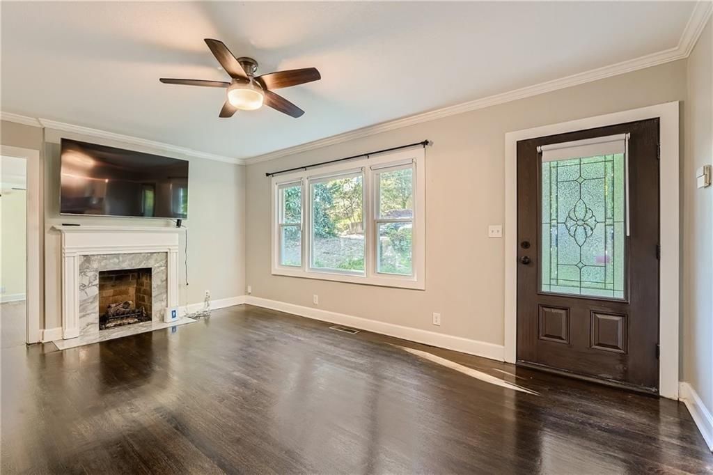 Image 2 of property listing at 1438 Sylvan Circle NE, Brookhaven, GA 30319