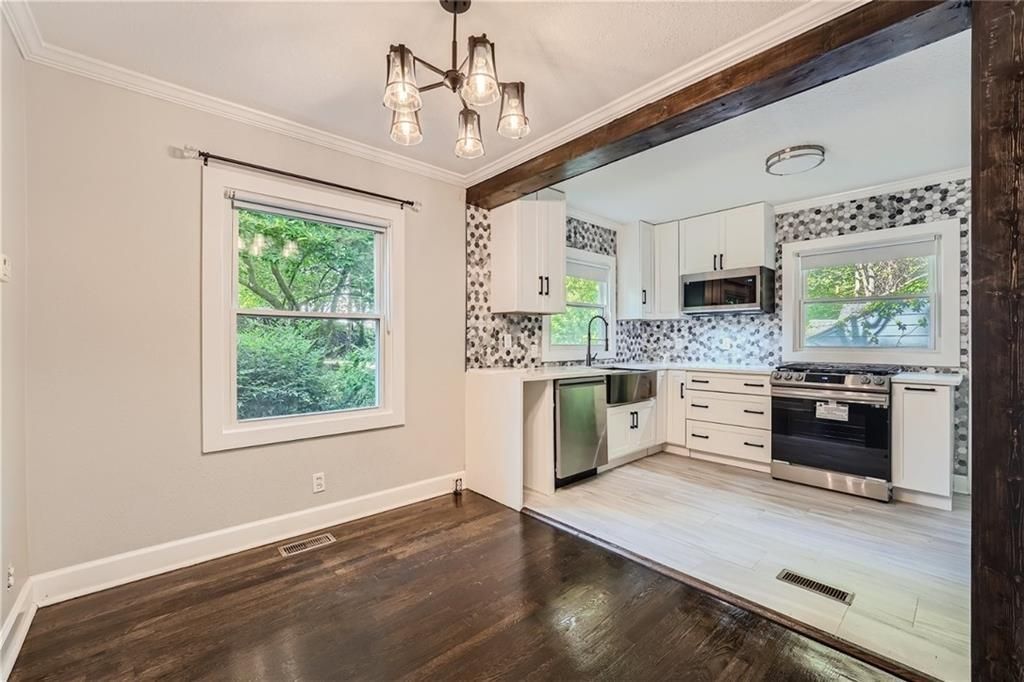 Image 3 of property listing at 1438 Sylvan Circle NE, Brookhaven, GA 30319