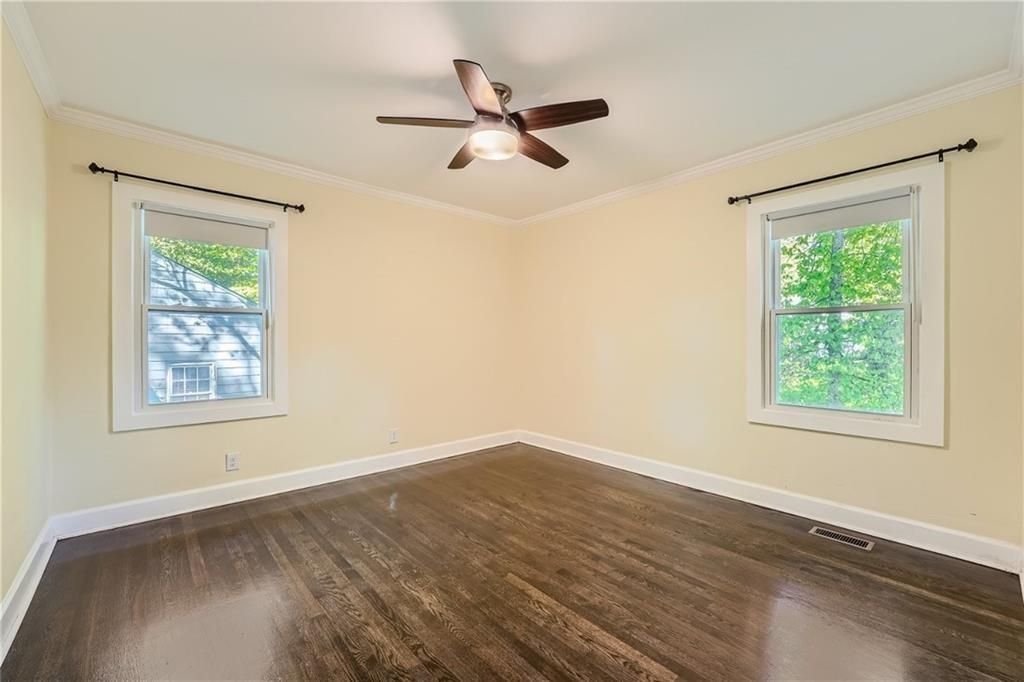 Image 7 of property listing at 1438 Sylvan Circle NE, Brookhaven, GA 30319