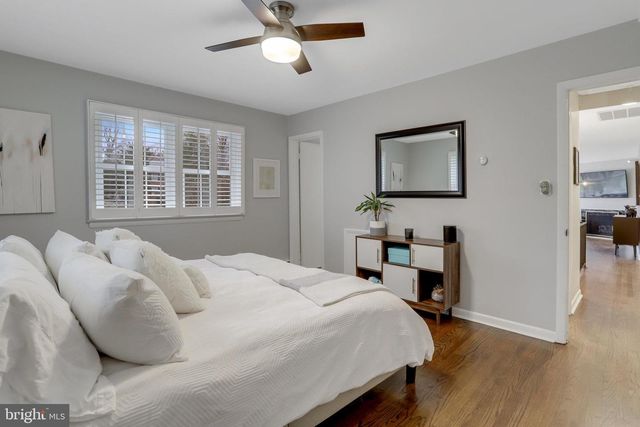 3710 LORCOM LN, Arlington, VA 22207