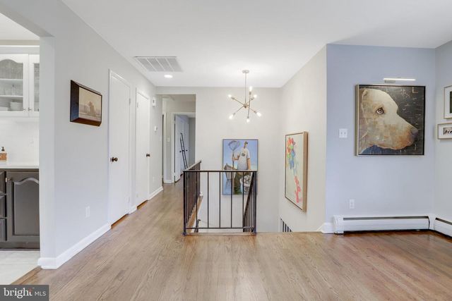 3710 LORCOM LN, Arlington, VA 22207