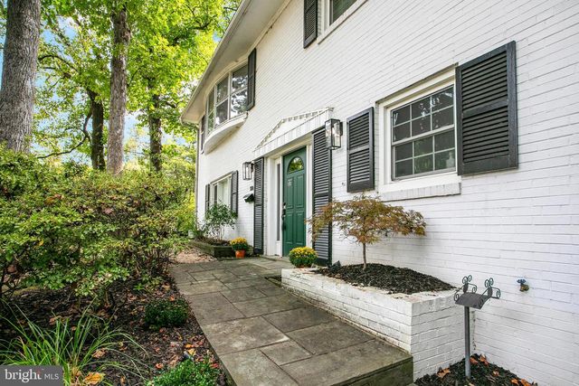 3710 LORCOM LN, Arlington, VA 22207