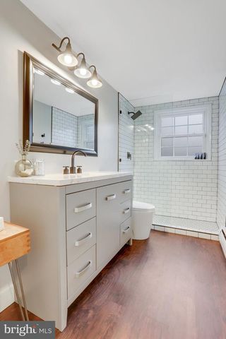 3710 LORCOM LN, Arlington, VA 22207