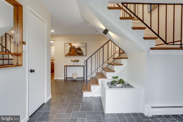 3710 LORCOM LN, Arlington, VA 22207