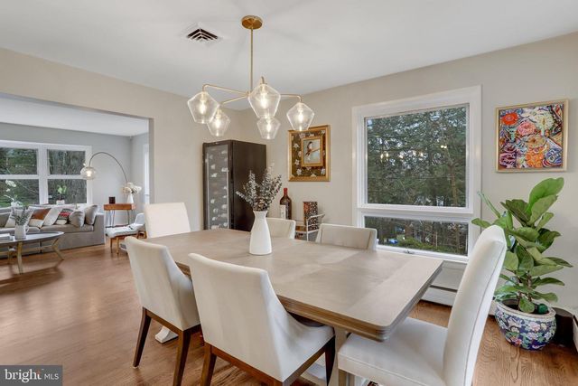 3710 LORCOM LN, Arlington, VA 22207