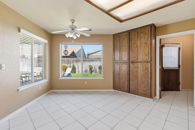 380 Garden Circle Dr, Manteca, CA 95336