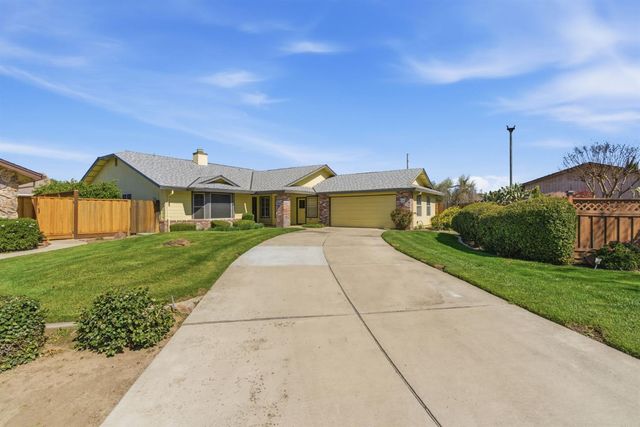 380 Garden Circle Dr, Manteca, CA 95336