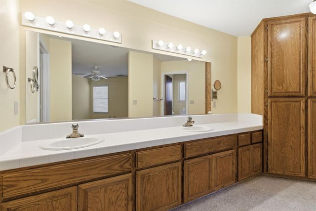 380 Garden Circle Dr, Manteca, CA 95336