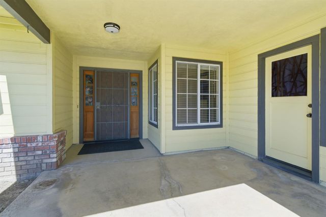 380 Garden Circle Dr, Manteca, CA 95336