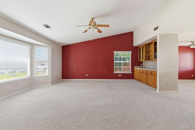 380 Garden Circle Dr, Manteca, CA 95336