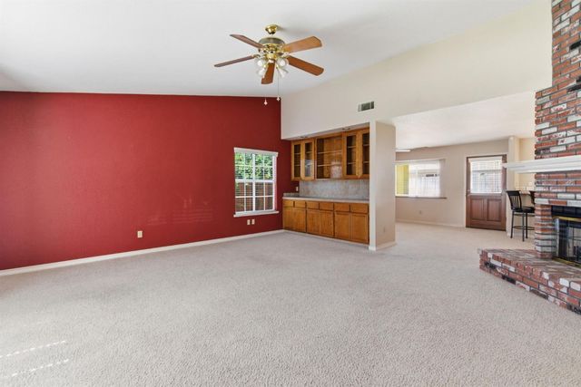 380 Garden Circle Dr, Manteca, CA 95336