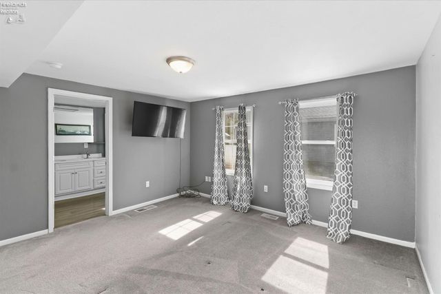 1944 Ashcroft, Oregon, OH 43616