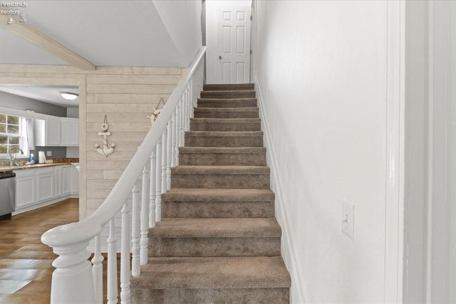 1944 Ashcroft, Oregon, OH 43616