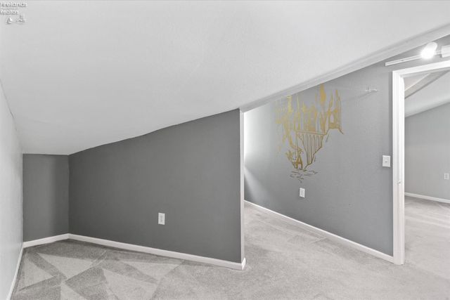 1944 Ashcroft, Oregon, OH 43616