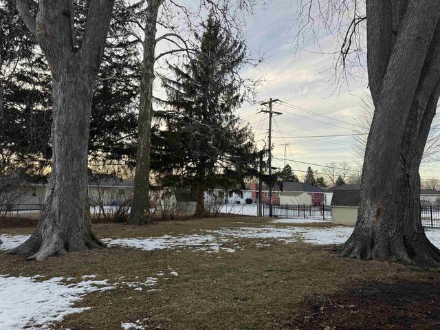 1111 N Martin Road, Janesville, WI 53545