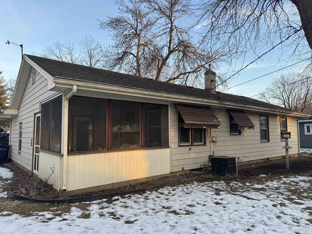 1111 N Martin Road, Janesville, WI 53545