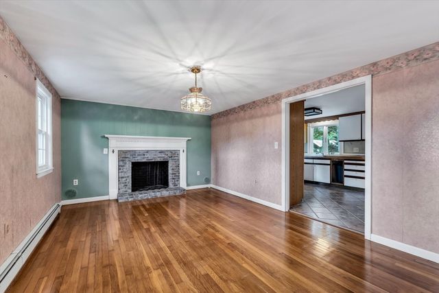 67 Lakefield Rd, Yarmouth, MA 02664