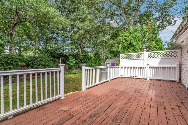 67 Lakefield Rd, Yarmouth, MA 02664