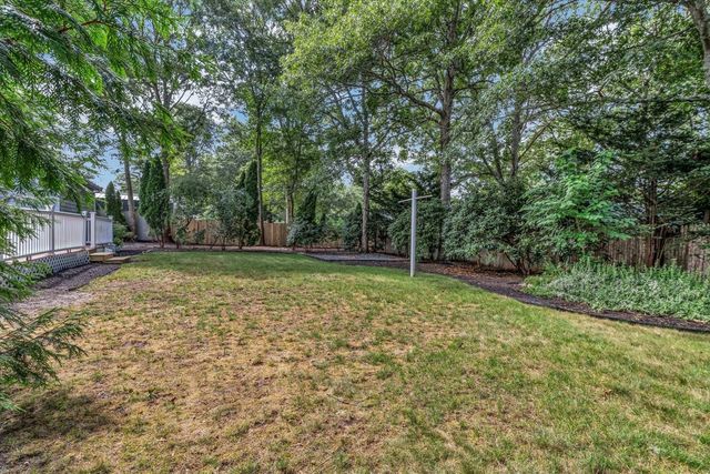 67 Lakefield Rd, Yarmouth, MA 02664
