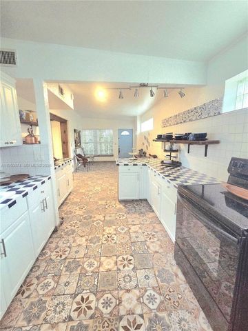 1990 NE 183rd St, North Miami Beach, FL 33179