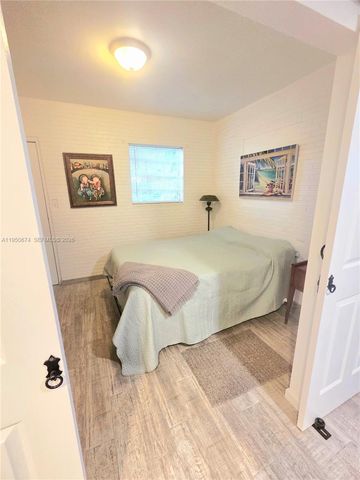 1990 NE 183rd St, North Miami Beach, FL 33179