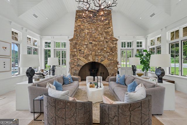 60 Cove View Lane, Clarkesville, GA 30523