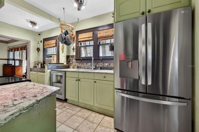 652 8TH AVENUE N, St Petersburg, FL 33701