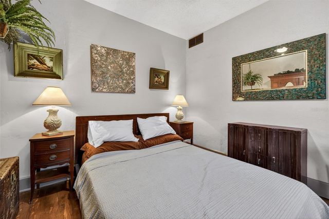 652 8TH AVENUE N, St Petersburg, FL 33701