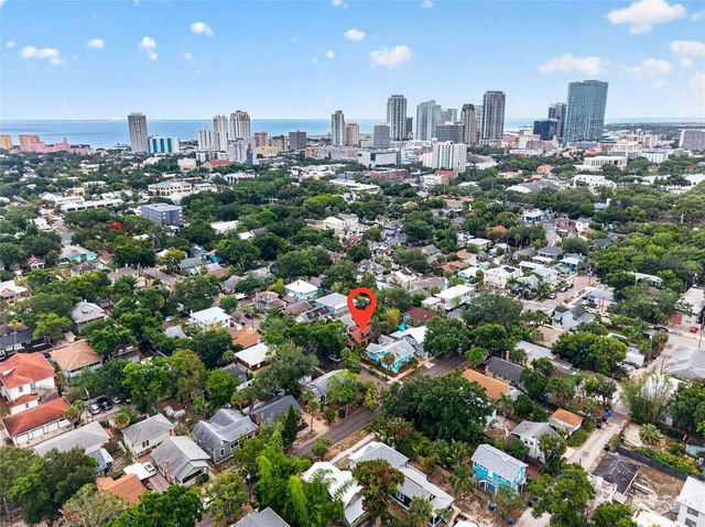 652 8TH AVENUE N, St Petersburg, FL 33701