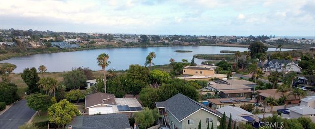 1121 Vista Way, Oceanside, CA 92054
