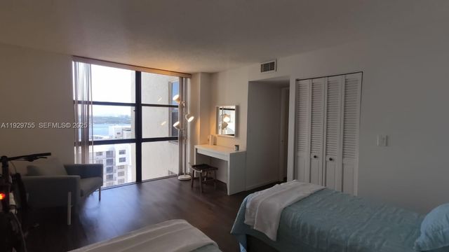 18181 NE 31st Ct 2710, Aventura, FL 33160