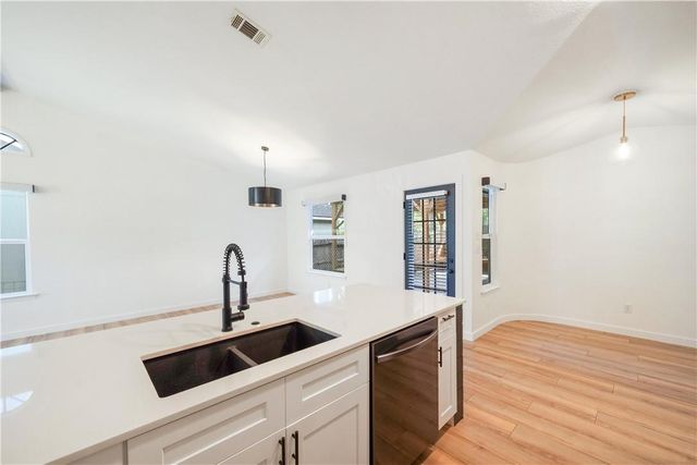 4707 Alta Loma DR, Austin, TX 78749