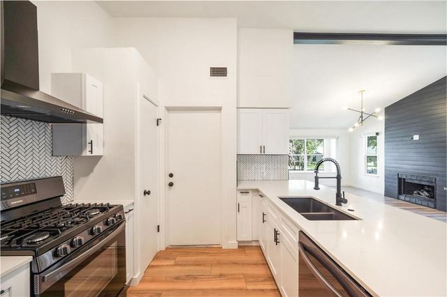 4707 Alta Loma DR, Austin, TX 78749