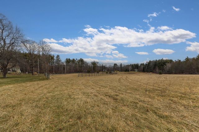 13 North Road, Kensington, NH 03833