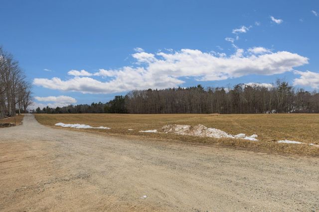 13 North Road, Kensington, NH 03833