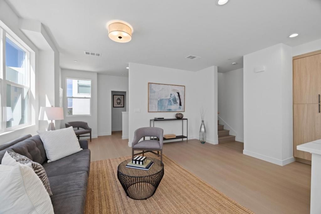 Image 10 of property listing at 835 Fassler Avenue, Pacifica, CA 94044