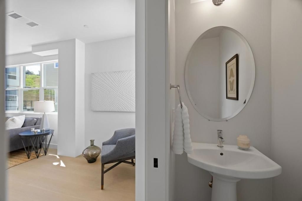 Image 11 of property listing at 835 Fassler Avenue, Pacifica, CA 94044