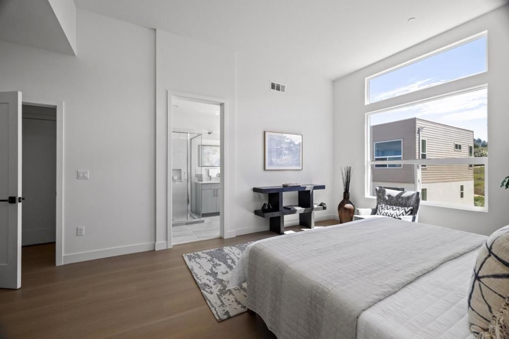 Image 13 of property listing at 835 Fassler Avenue, Pacifica, CA 94044