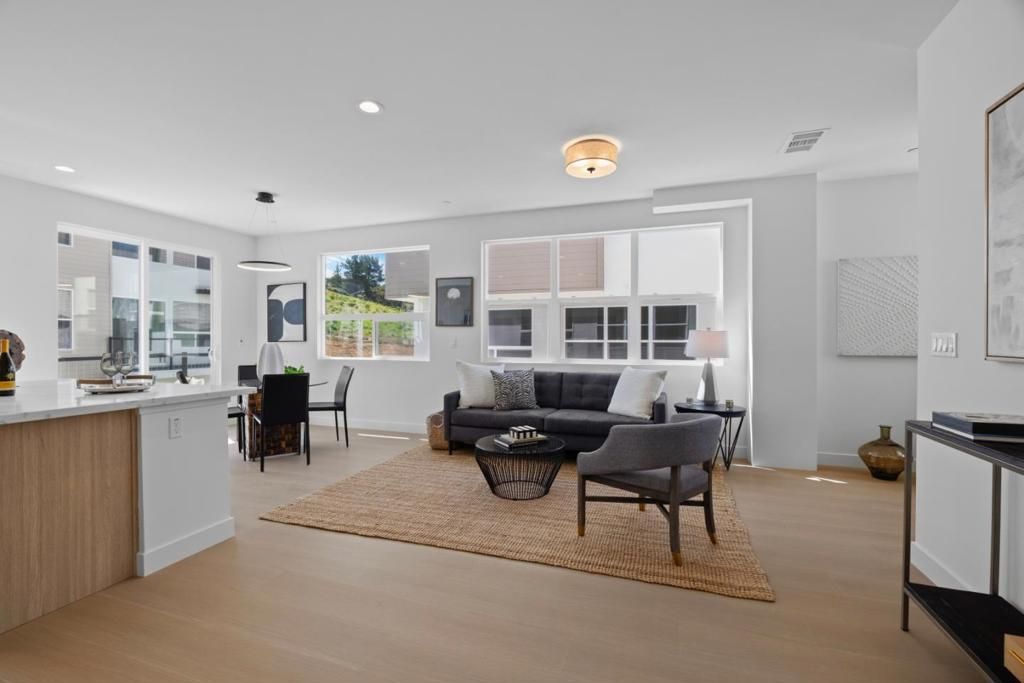 Image 3 of property listing at 835 Fassler Avenue, Pacifica, CA 94044