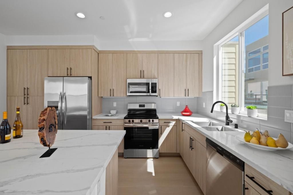 Image 5 of property listing at 835 Fassler Avenue, Pacifica, CA 94044