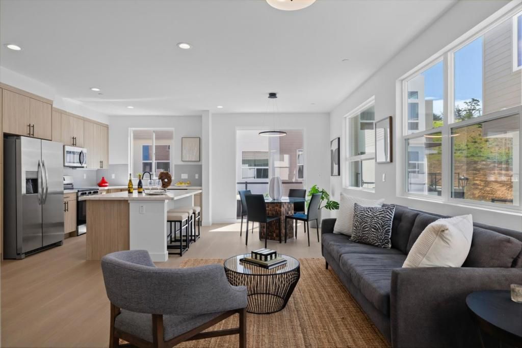 Image 7 of property listing at 835 Fassler Avenue, Pacifica, CA 94044