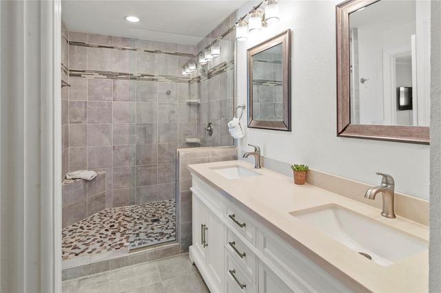 6250 HOLMES BOULEVARD 37, Holmes Beach, FL 34217