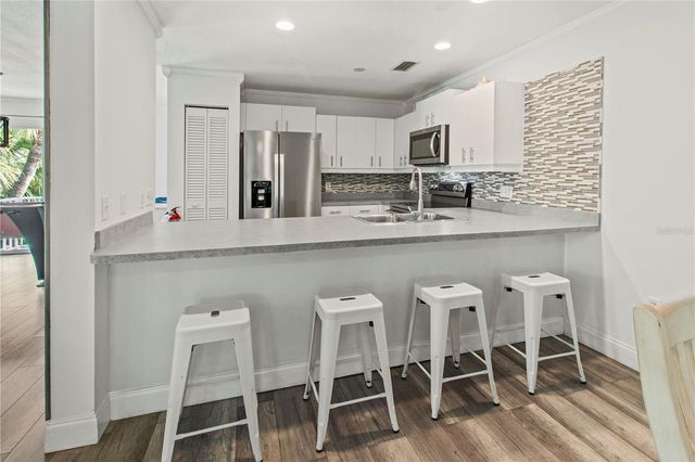 6250 HOLMES BOULEVARD 37, Holmes Beach, FL 34217