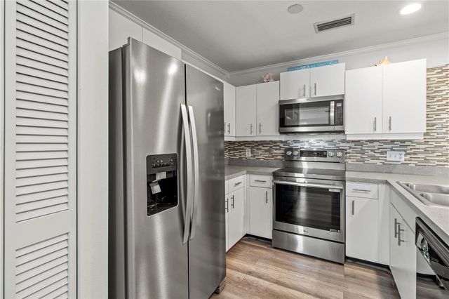 6250 HOLMES BOULEVARD 37, Holmes Beach, FL 34217