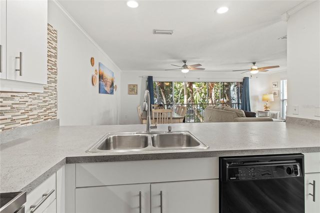 6250 HOLMES BOULEVARD 37, Holmes Beach, FL 34217