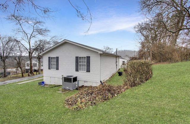 114 Mill Ln, Carthage, TN 37030