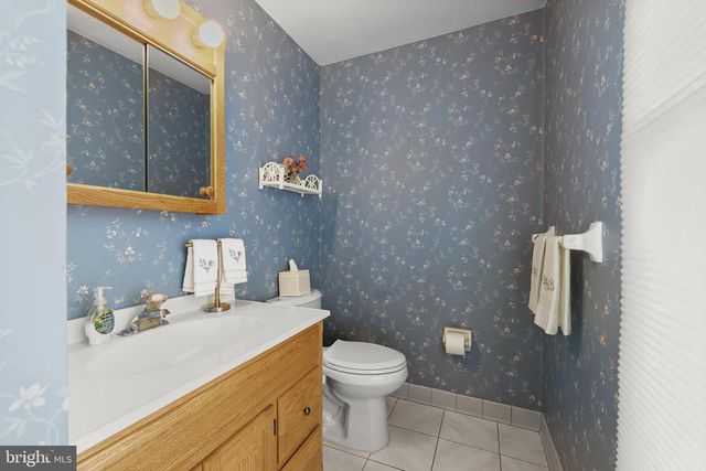 914 FARMSTEAD RD, Cockeysville, MD 21030